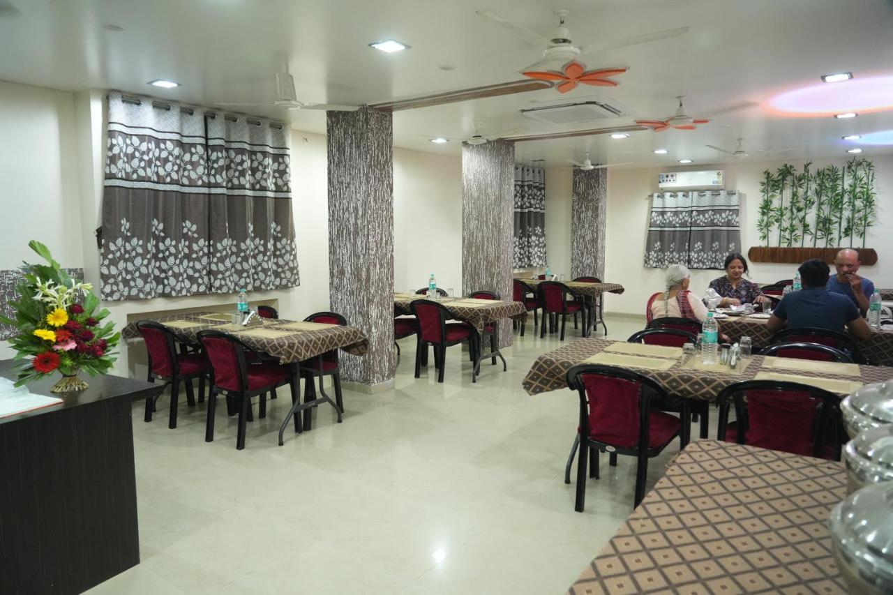 Hotel Avon International Aurangabad  Ngoại thất bức ảnh