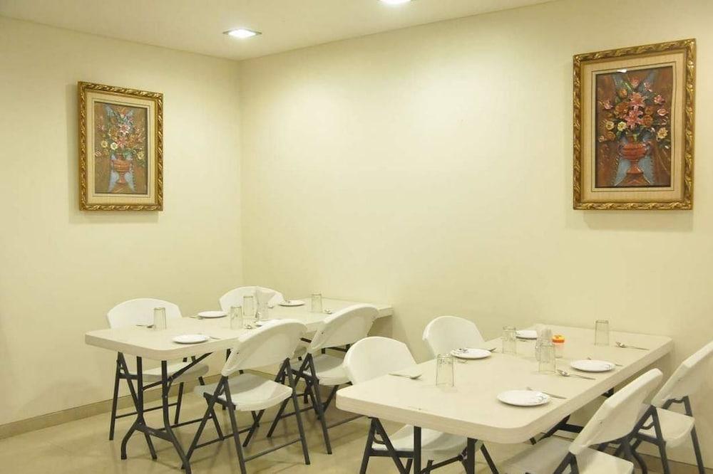 Hotel Avon International Aurangabad  Ngoại thất bức ảnh