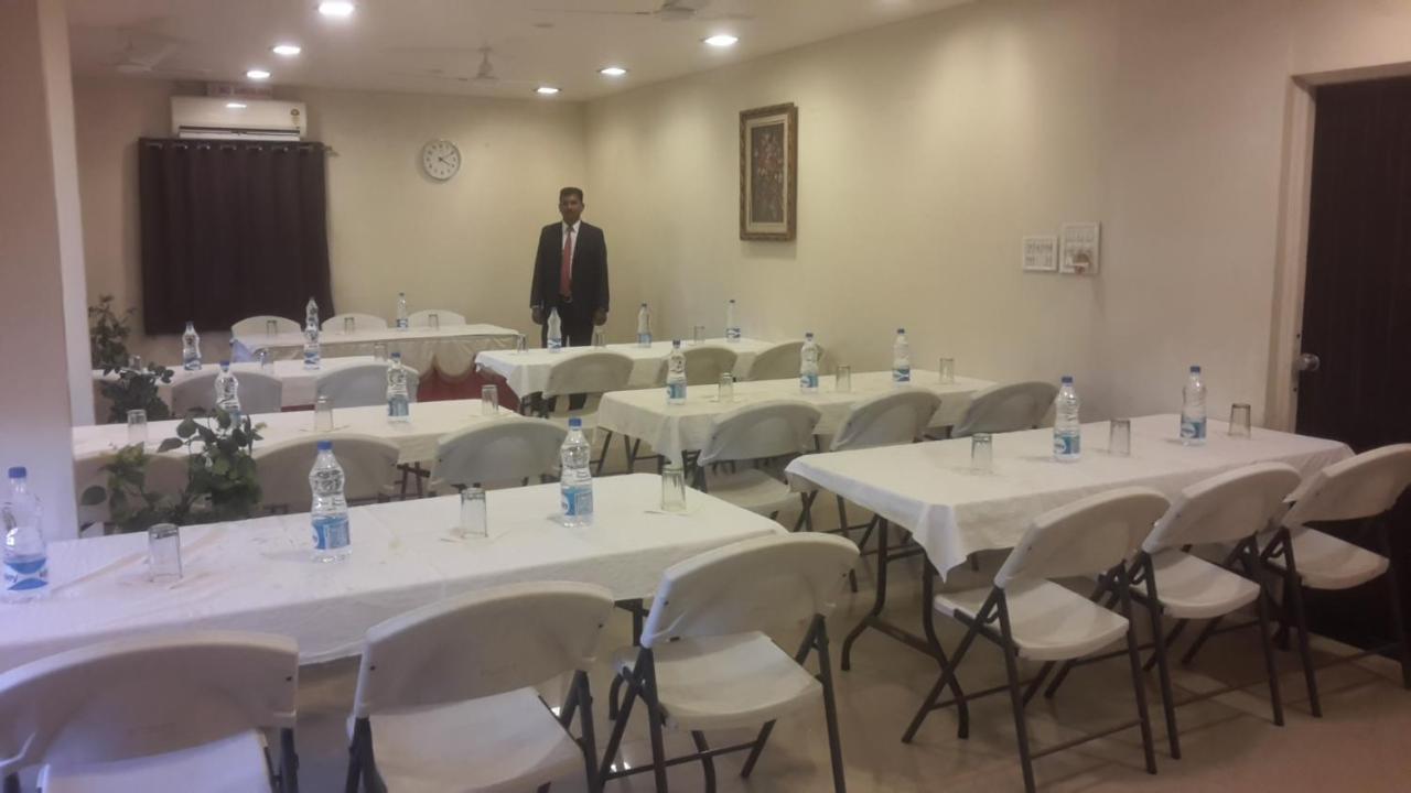 Hotel Avon International Aurangabad  Ngoại thất bức ảnh